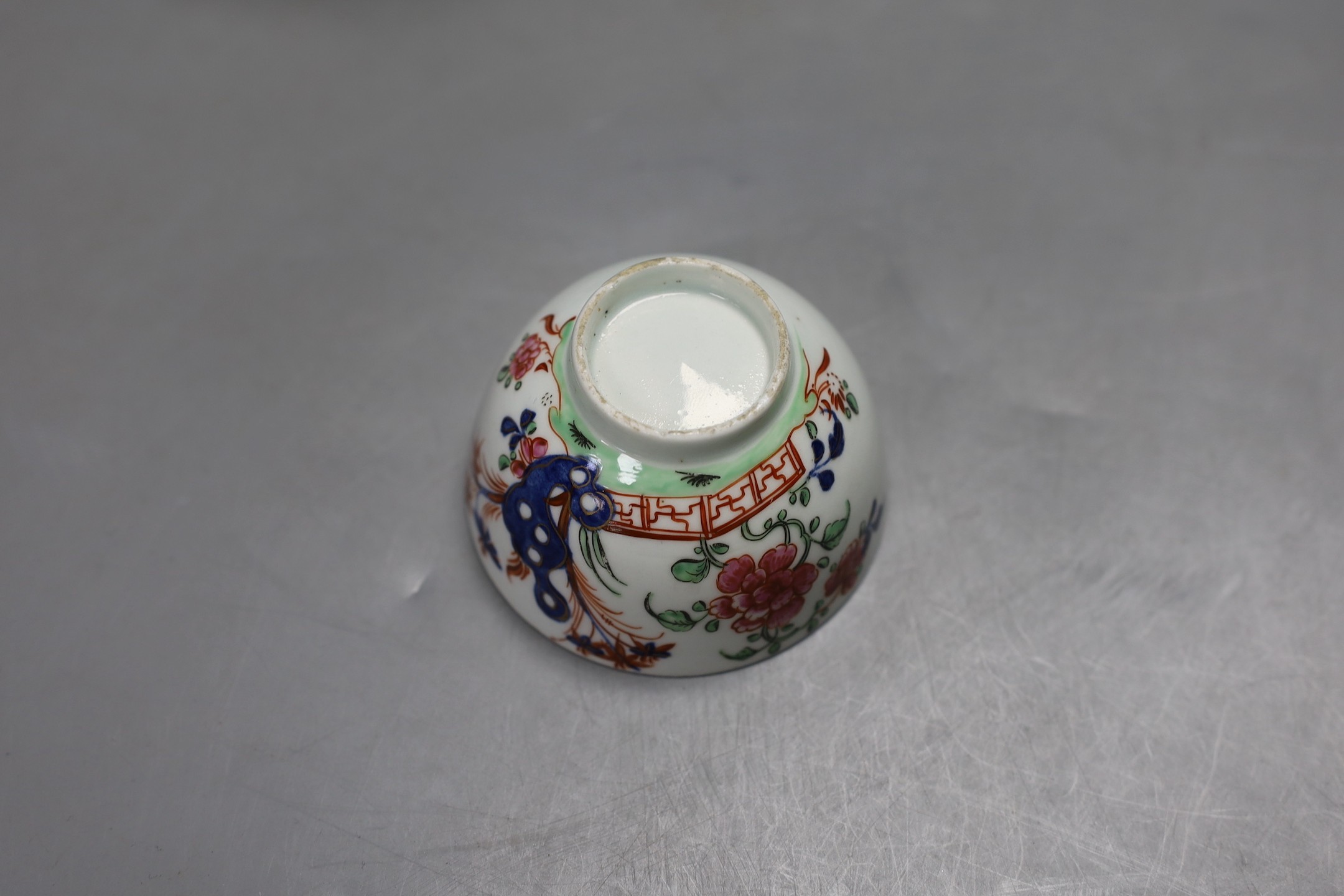 A good Lowestoft Redgrave style oriental design teabowl and saucer c. 1770-75, teabowl 4.5 cms high.